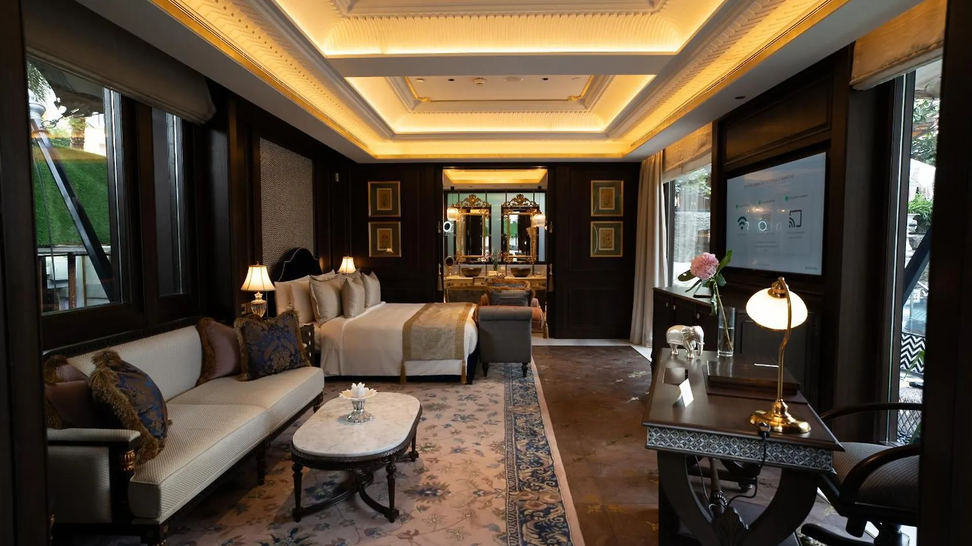 The Leela Palace Udaipur 5*,