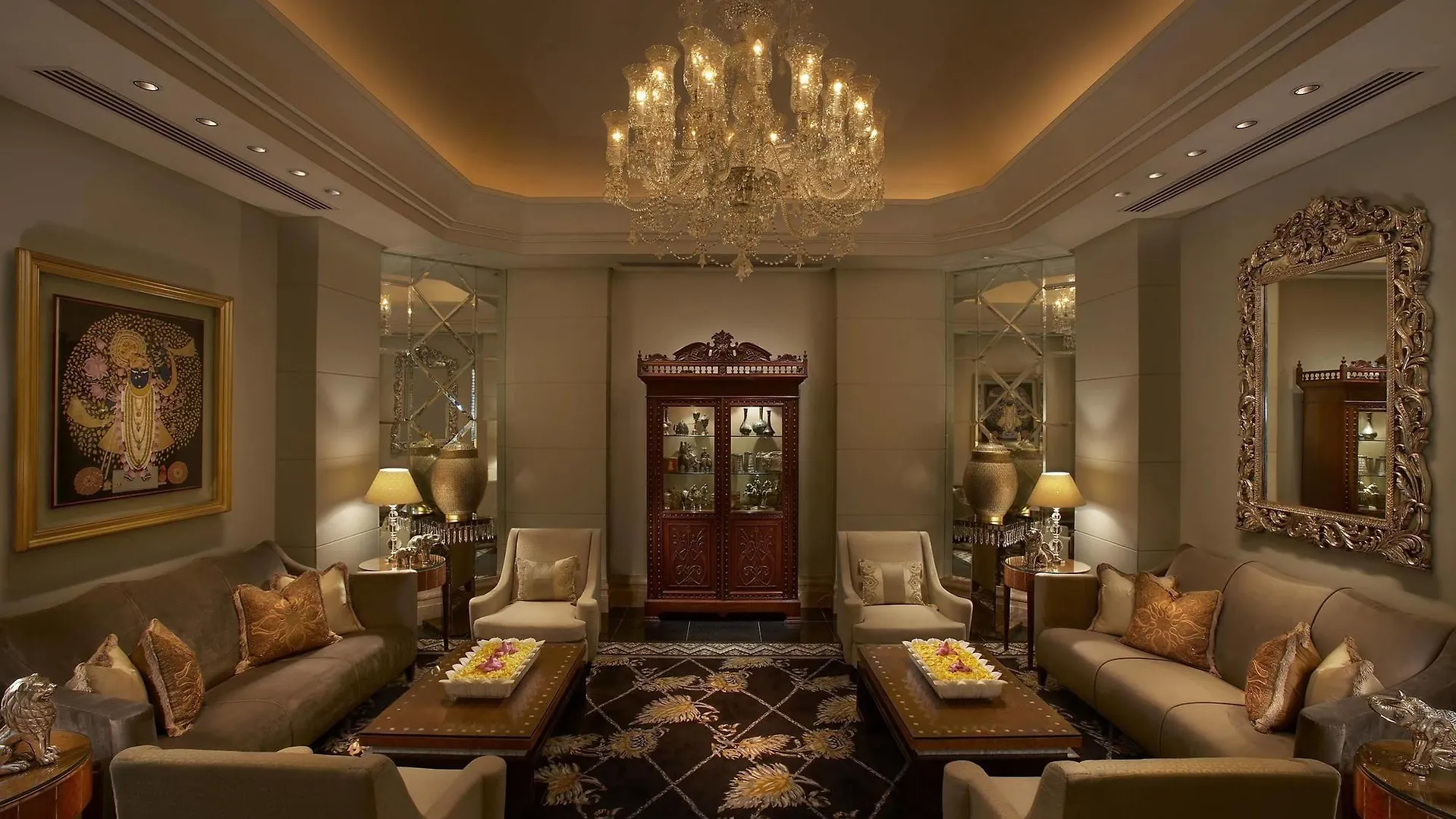 The Leela Palace Udaipur 5*,