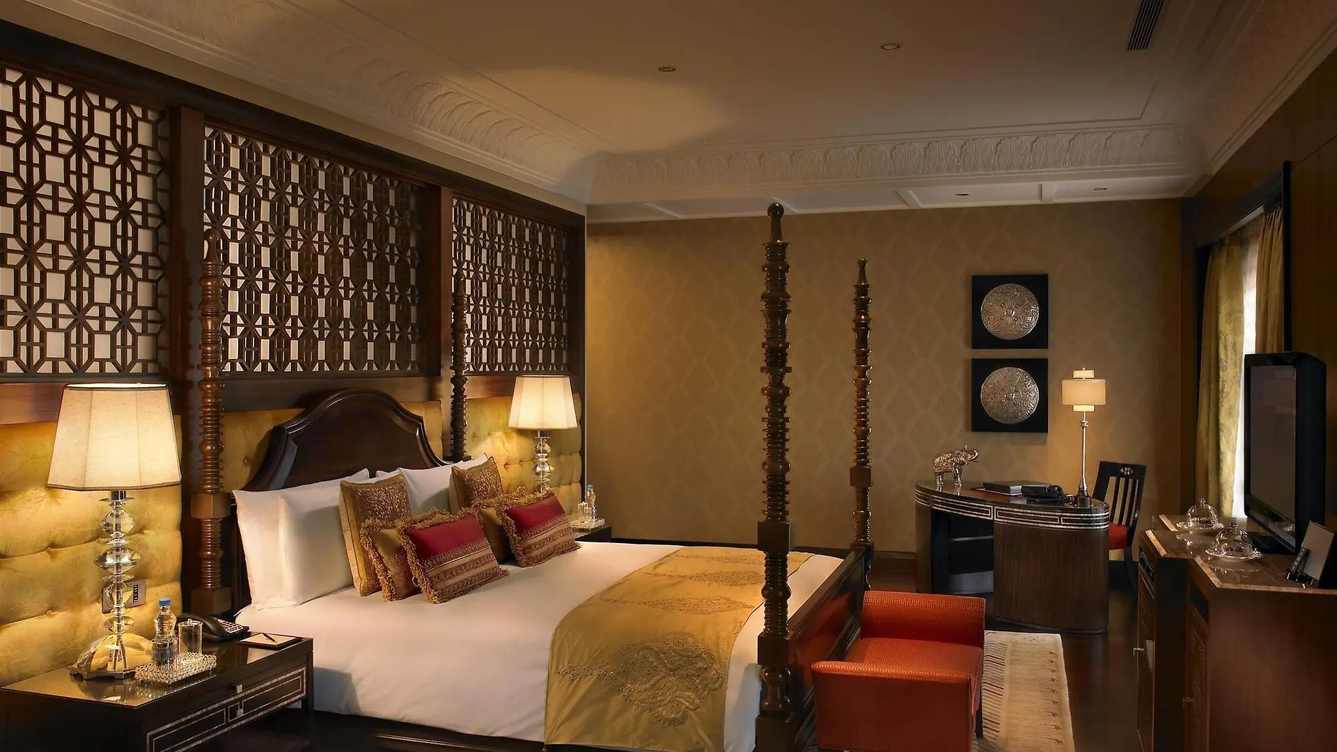 The Leela Palace Udaipur Hotel