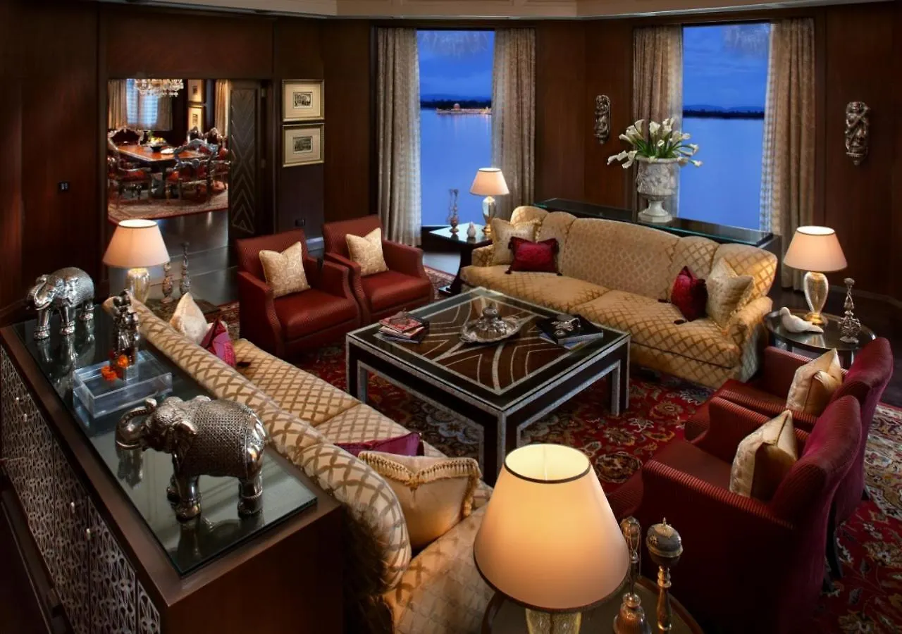 The Leela Palace Udaipur 5*,