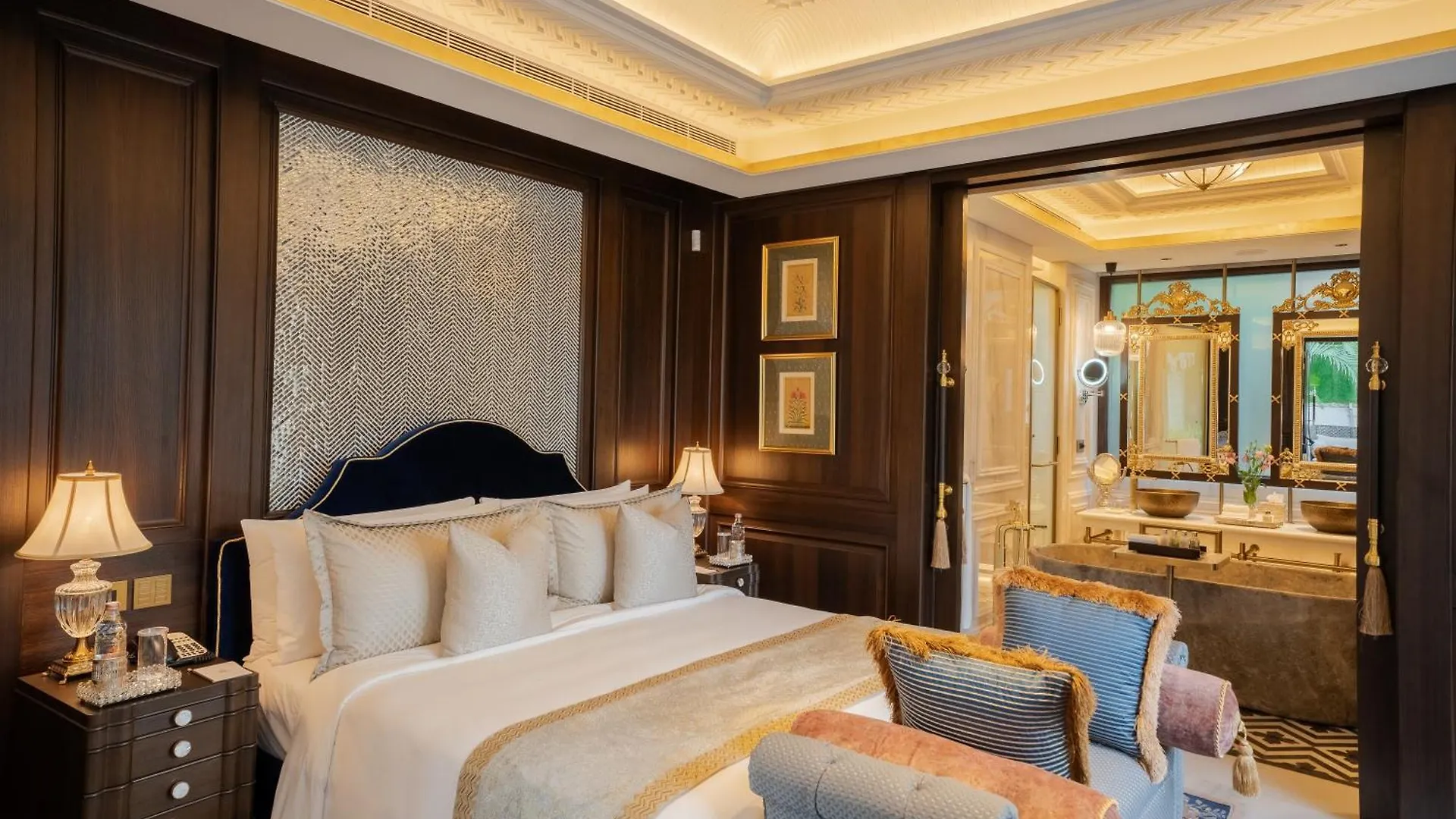 The Leela Palace Udaipur 5*,