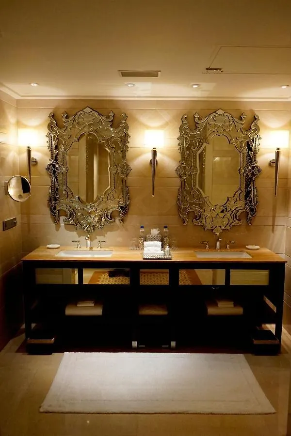 The Leela Palace Udaipur Hotel